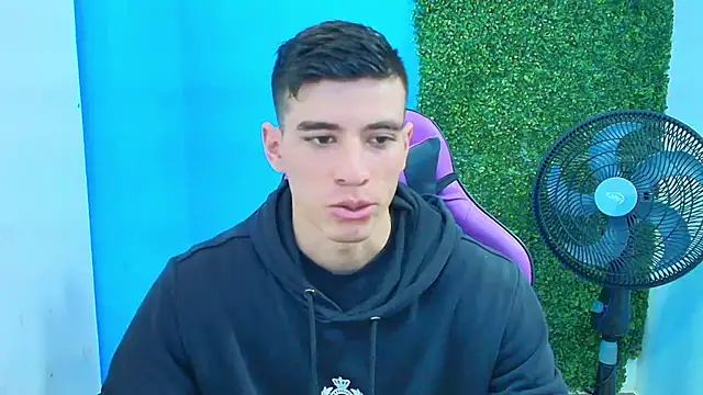 Snapshot of DEIBY_BABY chatting on 02-17-25, 07:33 DEIBY BABY online show from 02-17-25, 07:33