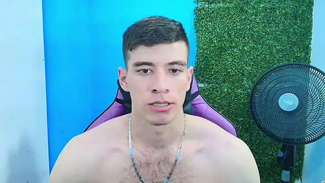 Snapshot of DEIBY_BABY chatting on 02-19-25, 12:14 DEIBY BABY online show from 02-19-25, 12:14