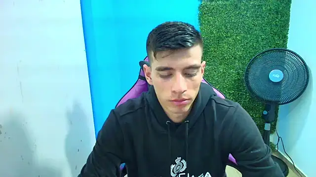 Snapshot of DEIBY_BABY chatting on 01-30-25, 09:04 DEIBY BABY online show from 01-30-25, 09:04