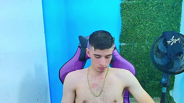 Snapshot of DEIBY_BABY chatting on 02-11-25, 04:44 DEIBY BABY online show from 02-11-25, 04:44