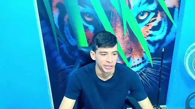 Snapshot of DEIBY_BABY chatting on 09-19-25, 05:39 DEIBY BABY online show from 09-19-25, 05:39