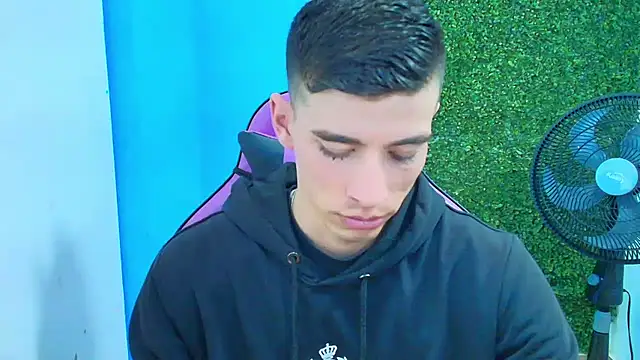 Snapshot of DEIBY_BABY chatting on 02-15-25, 10:21 DEIBY BABY online show from 02-15-25, 10:21