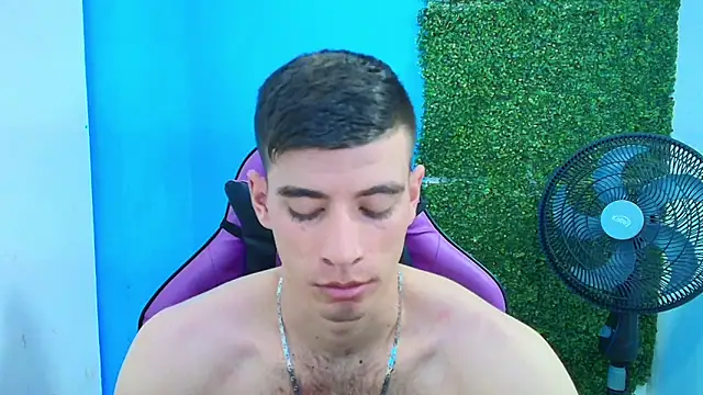 Snapshot of DEIBY_BABY chatting on 02-18-25, 01:43 DEIBY BABY online show from 02-18-25, 01:43