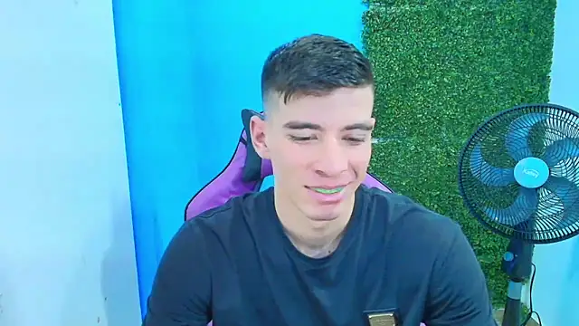 Snapshot of DEIBY_BABY chatting on 02-11-25, 09:25 DEIBY BABY online show from 02-11-25, 09:25