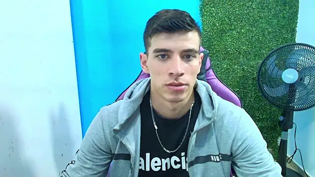 Snapshot of DEIBY_BABY chatting on 02-07-25, 09:48 DEIBY BABY online show from 02-07-25, 09:48