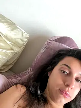 Snapshot of Natur4lBeautyb33 chatting on 09-11-25, 02:06 Natur4lBeautyb33 online show from 09-11-25, 02:06