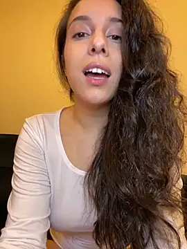 Snapshot of Natur4lBeautyb33 chatting on 12-17-24, 04:34 Natur4lBeautyb33 online show from 12-17-24, 04:34