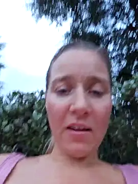 SkyelarSommer online show from 10-19-25, 10:45