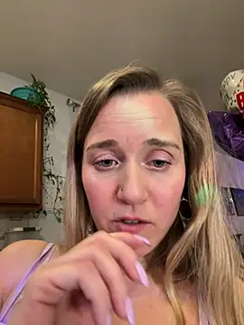 SkyelarSommer online show from 02-23-25, 05:45