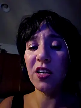 SkyelarSommer online show from 10-28-25, 02:45