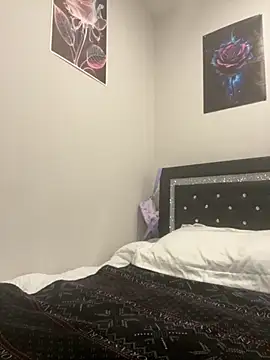 Snapshot of DominiqueX0 chatting on 09-20-25, 05:12 DominiqueX0 online show from 09-20-25, 05:12