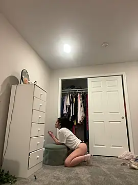 Snapshot of DominiqueX0 chatting on 02-19-25, 05:27 DominiqueX0 online show from 02-19-25, 05:27