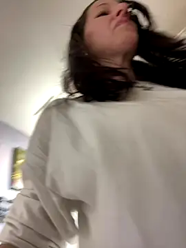 DominiqueX0 online show from 12-18-25, 05:06