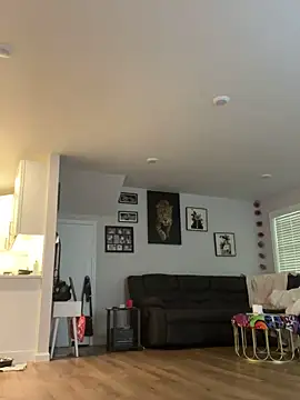 Snapshot of DominiqueX0 chatting on 09-09-25, 02:04 DominiqueX0 online show from 09-09-25, 02:04