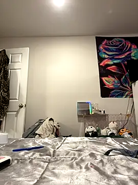 Snapshot of DominiqueX0 chatting on 10-21-25, 05:12 DominiqueX0 online show from 10-21-25, 05:12