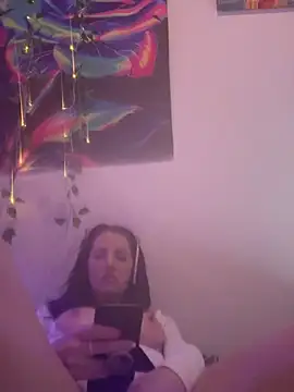 Snapshot of DominiqueX0 chatting on 03-08-25, 06:32 DominiqueX0 online show from 03-08-25, 06:32