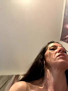 Snapshot of DominiqueX0 chatting on 10-30-25, 02:21 DominiqueX0 online show from 10-30-25, 02:21