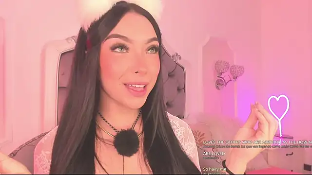 Snapshot of Victoria_Watsson chatting on 02-06-25, 12:04 Victoria Watsson online show from 02-06-25, 12:04