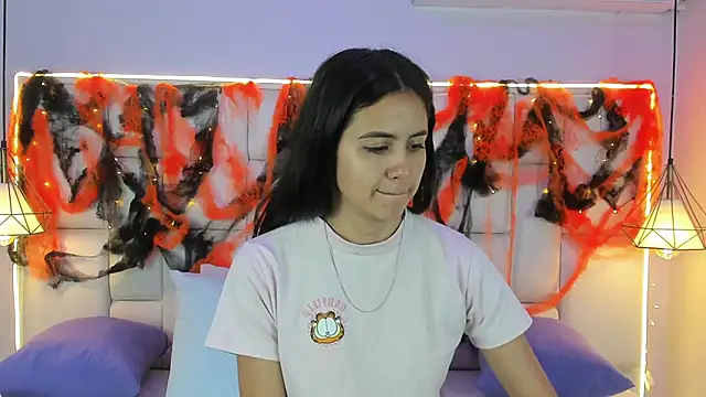 SarahSophia  online show from 10-16-25, 11:40