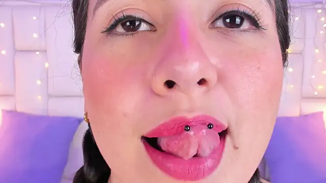 SarahSophia  online show from 03-20-25, 05:36