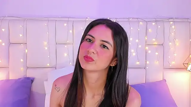 SarahSophia  online show from 03-18-25, 05:55