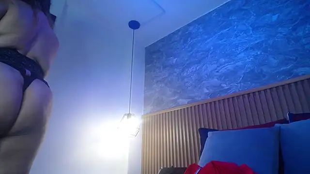 victoria  milf  online show from 11-04-25, 08:12