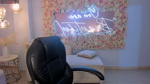 SunnyRivers online show from 12-18-25, 11:25