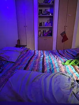 LissaThompsom online show from 11-13-25, 04:00