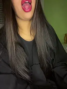 Mayacrayzi online show from 06-18-26, 09:14