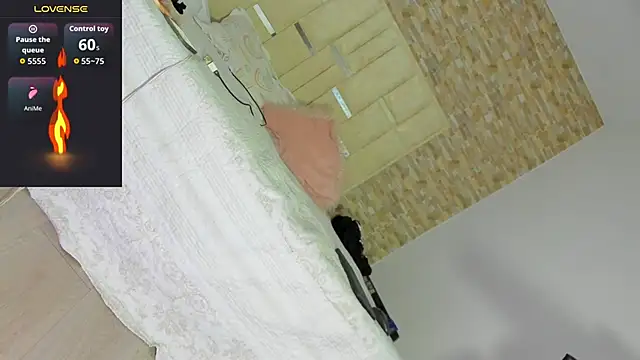 MissCarolinne online show from 05-15-26, 06:22