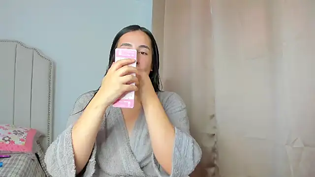 Hanna86 online show from 11-20-25, 05:24