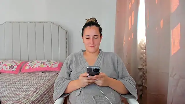 Hanna86 online show from 11-26-25, 03:45