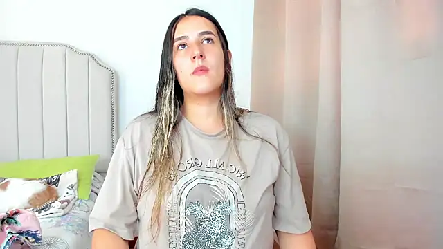 Hanna86 online show from 10-30-25, 03:42