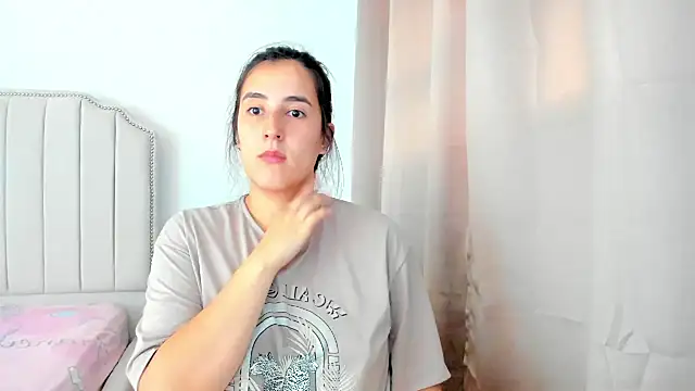 Hanna86 online show from 09-18-25, 02:20