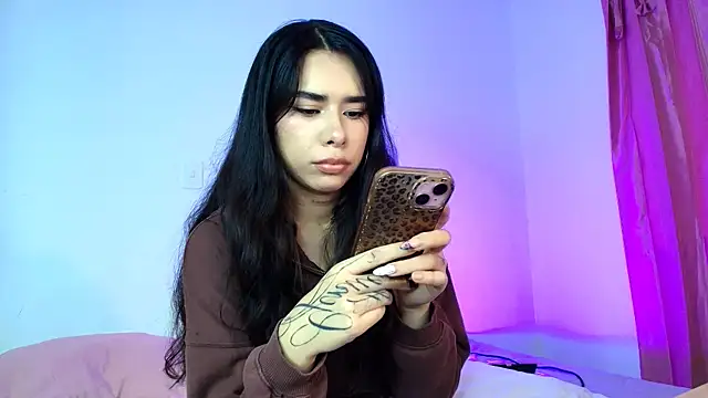 AmyOlimpo online show from 04-22-26, 11:11