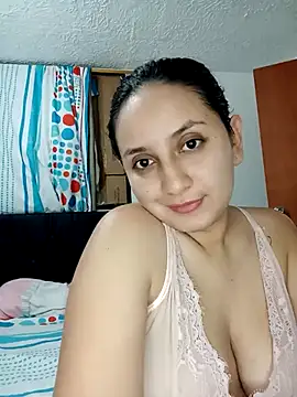 Snapshot of Angeelus2 chatting on 03-23-25, 03:32 Angeelus2 online show from 03-23-25, 03:32