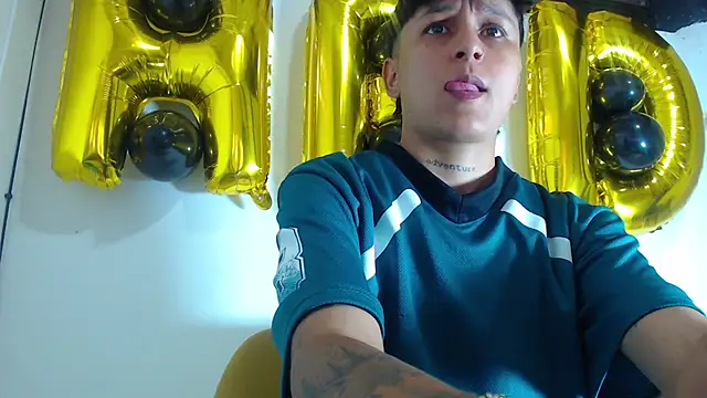 Tamarahryan online show from 12-15-25, 01:17