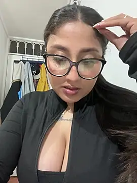croftsmila online show from 04-28-26, 11:42