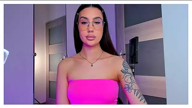 HannaHey online show from 04-03-26, 01:39