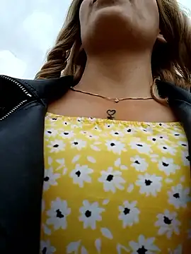 Snapshot of Misscata1106 chatting on 12-21-25, 07:37 Misscata1106 online show from 12-21-25, 07:37