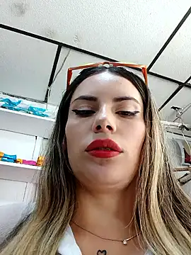 Snapshot of Misscata1106 chatting on 01-09-26, 07:32 Misscata1106 online show from 01-09-26, 07:32