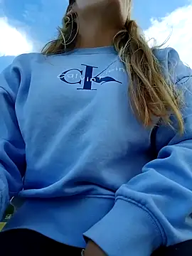 Snapshot of Misscata1106 chatting on 10-08-25, 09:15 Misscata1106 online show from 10-08-25, 09:15