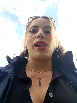 Snapshot of Misscata1106 chatting on 10-03-25, 07:04 Misscata1106 online show from 10-03-25, 07:04