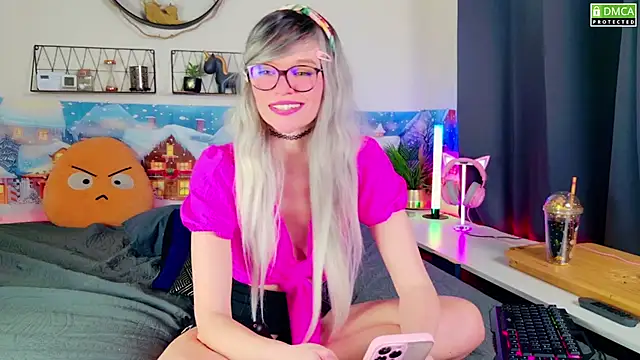 Snapshot of Kittychatte chatting on 01-05-25, 10:21 Kittychatte online show from 01-05-25, 10:21