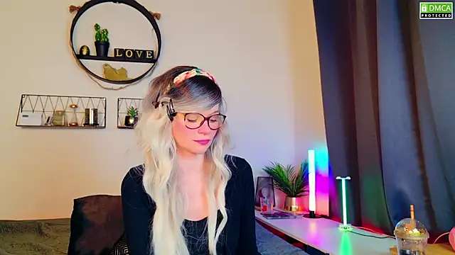 Snapshot of Kittychatte chatting on 03-01-25, 07:30 Kittychatte online show from 03-01-25, 07:30