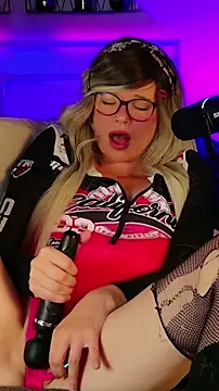 Kittychatte online show from 06-15-26, 07:35