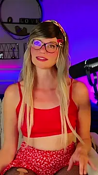 Snapshot of Kittychatte chatting on 06-18-26, 08:03 Kittychatte online show from 06-18-26, 08:03