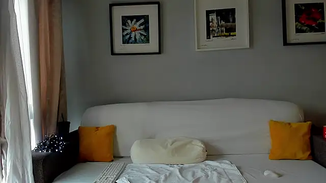 bellahot77 online show from 11-26-25, 09:31