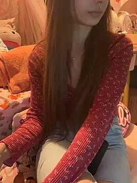 LaPetitechienne1 online show from 03-18-25, 12:30