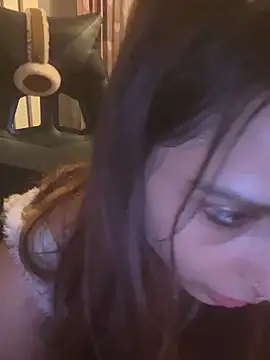 LaPetitechienne1 online show from 02-14-25, 11:09